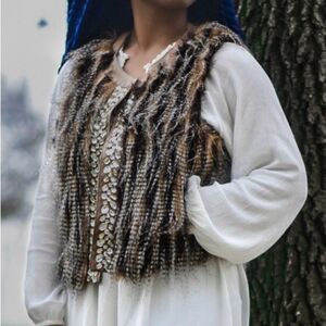 Baciano brown FAUX FUR vest women’s size small horizontal stripes gemstones